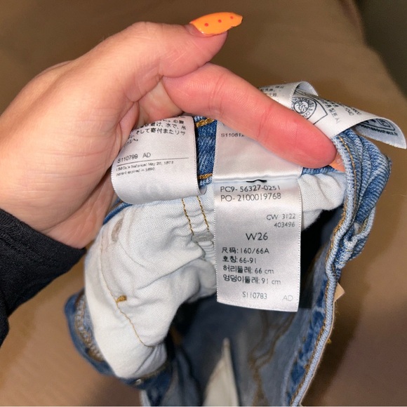 Levi’s 501 high waisted Jean short - Picture 3 of 3